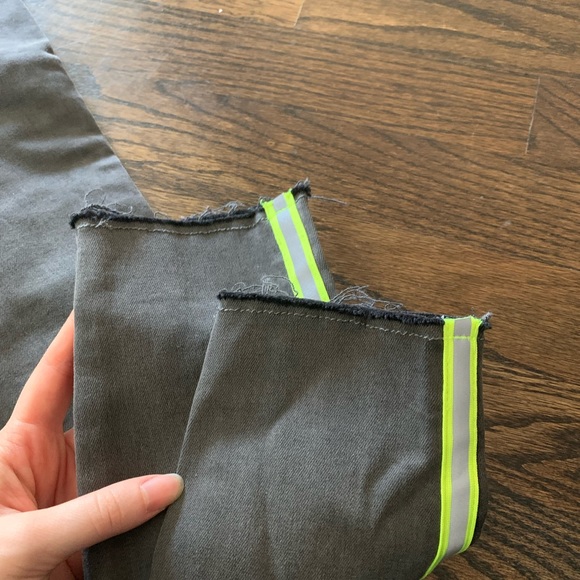 New Jbrand Mid Rise Crop Skinny Jeans Gray with Neon Detail Size 24 Women’s - Picture 7 of 9